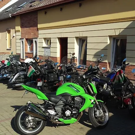 Eged Vendeghaz Penzion 3*